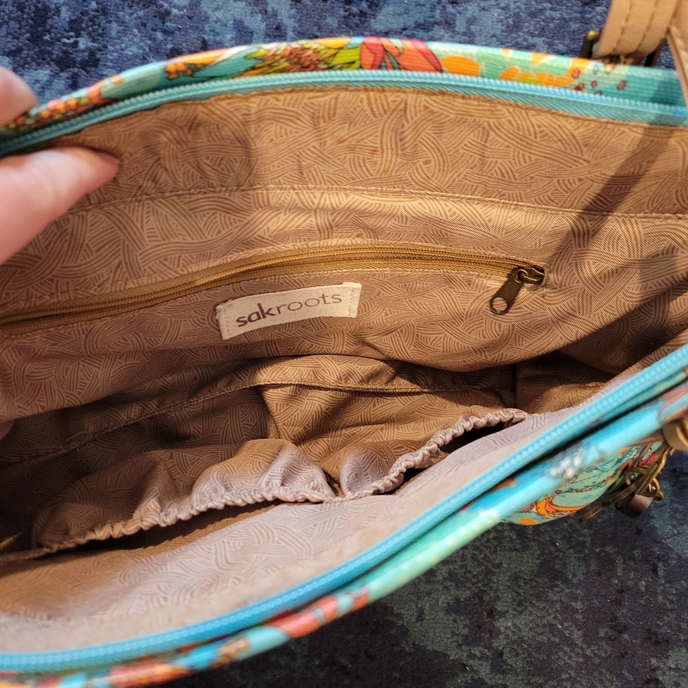 Sakroots purse. Marine life theme. Adorable accents. In great condition. - Picture 5 of 6